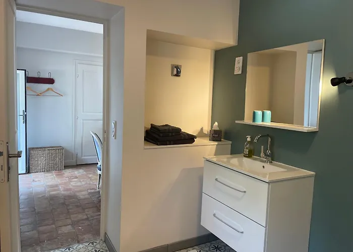 D'hote A La Grande Noe 3*